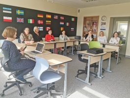 Kalbų mokykloje viešėjo kolegos iš Švedijos, Latvijos bei Estijos